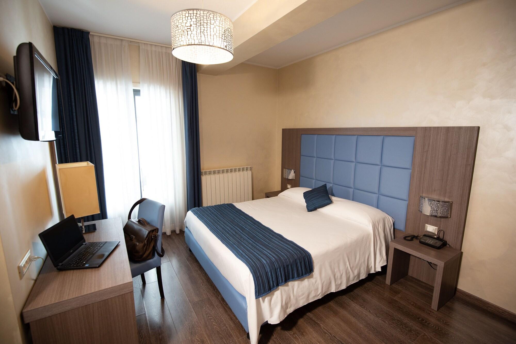 Hotel La Compagnia Del Viaggiatore LʼAquila Zewnętrze zdjęcie
